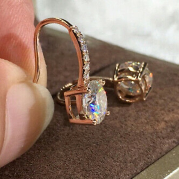 NEW 18k gold plated diamond earrings - Picture 3 of 5